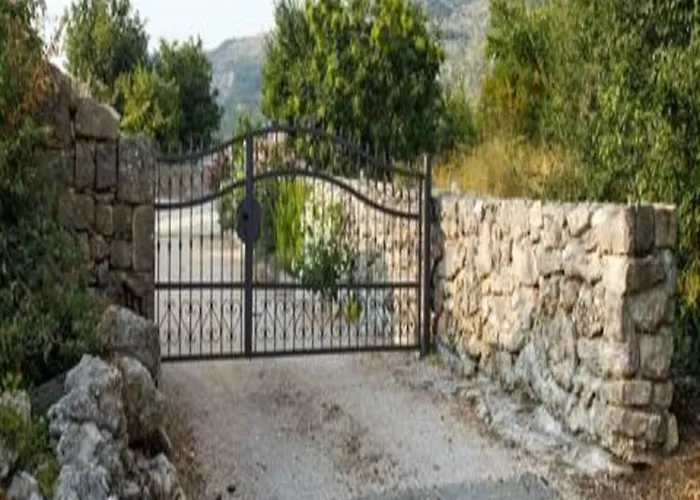 Lisnjak בית נופש *